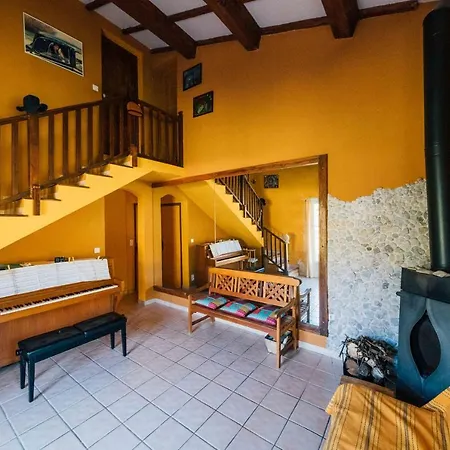 Eco-responsable Avec Piscine 6x12m Lire L'annonce Votre Svp Homestay